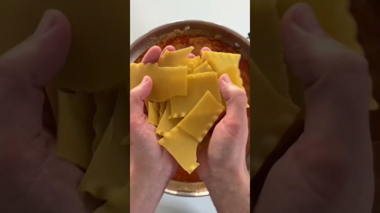 Full recipe for my viral SZA approved lasagna soup is in my bio! #pasta #lasagnasoup