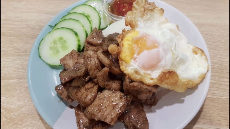 Thai Garlic Pepper Pork Stir Fry | Garlic Pepper Pork Recipe | Thai Cuisine