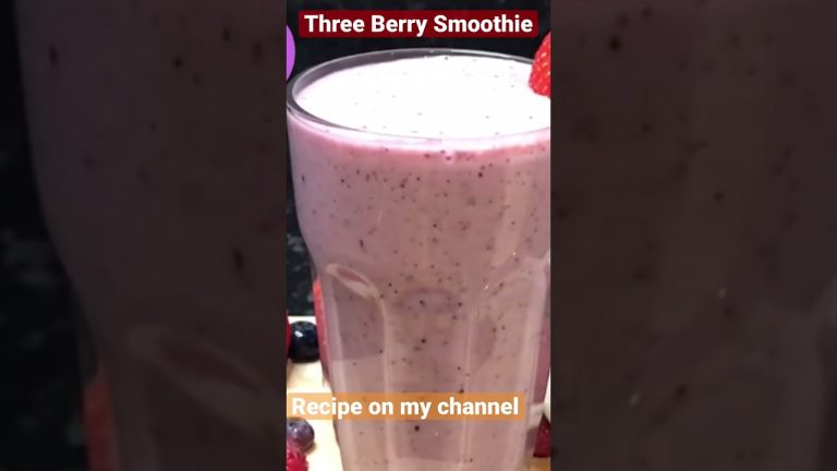 Three Berry Smoothie #shorts #shortsfeed #healthybreakfast #youtubeshorts