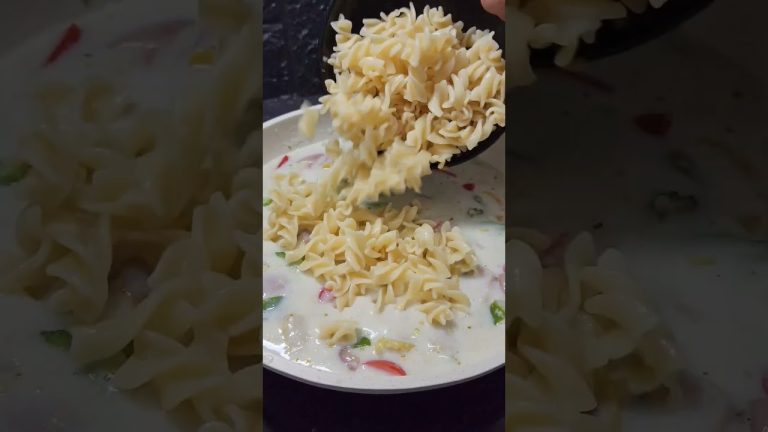 White Sauce Pasta… Quick Easy Pasta Recipe 🙂🥴….#shorts #shortvideo #viral #youtubeshorts