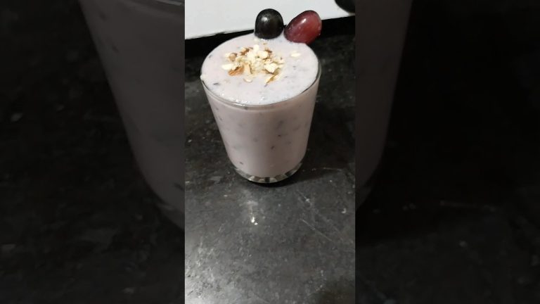 Grape Banana Milk Shake Recipe!!🤤🤤😋😋😋👌👌yummy shake recipe! #shorts #smoothie #milkshake #shake