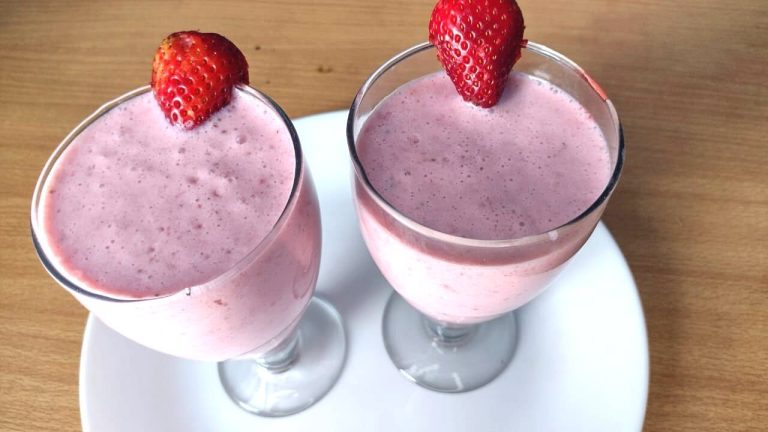 Classic Strawberry Smoothie Recipe I Best Strawberry Smoothie Recipe I Easy Strawberry Smoothie