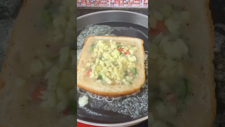 Cheesy Bread Omelette♥️Sandwich Recipe | Easy Breakfast Recipes #shorts #ytshorts #omelette #healthy