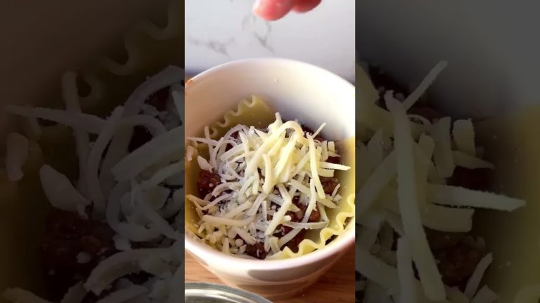 We’ve made lasagna… in a mug! 😱 #shorts #thefeedfeed #lasagna