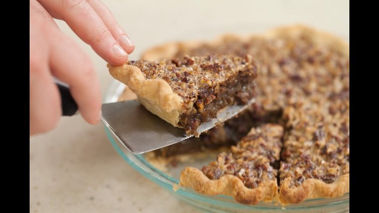 How to Serve the Perfect First Slice of Pie