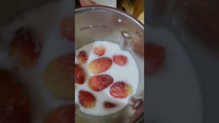 strawberry , banana smoothie #shorts#viral