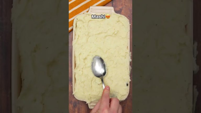 CHEESEBURGER COTTAGE PIE! 🍔 #shorts #foodie #easyrecipe #cheeseburger #tastyrecipes #cottagepie