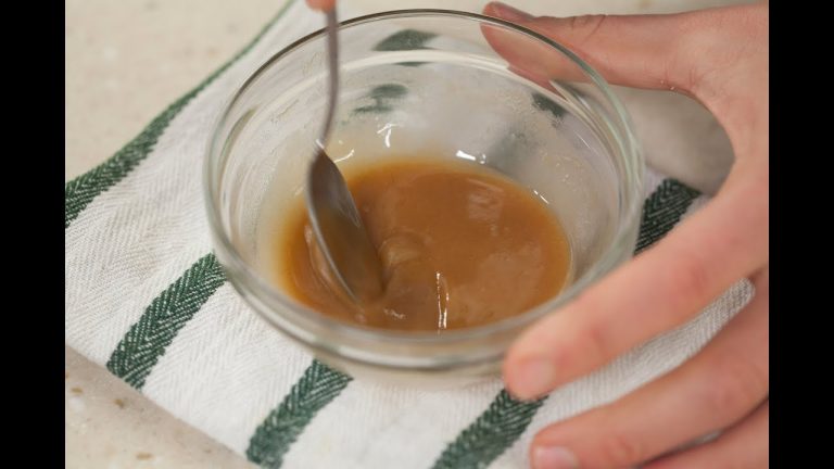 How to Make a Quick Emergency Roux to Thicken Gravy at the Last Minute