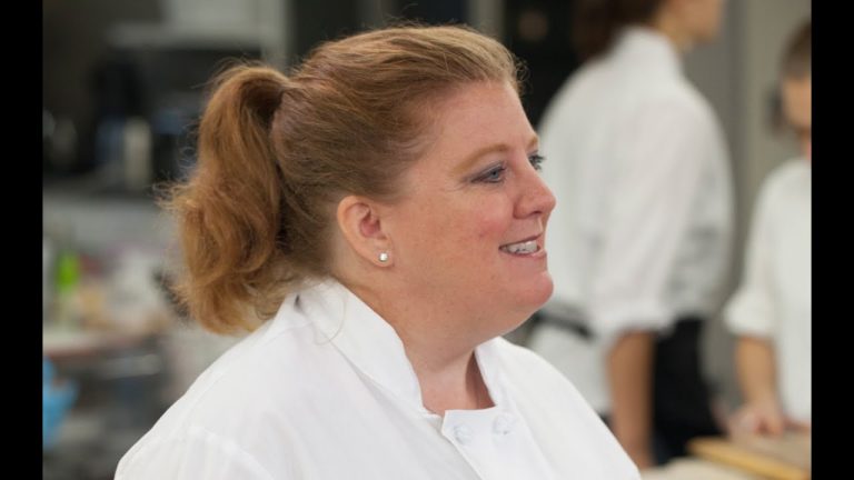 How to Rest Your Turkey Before Carving