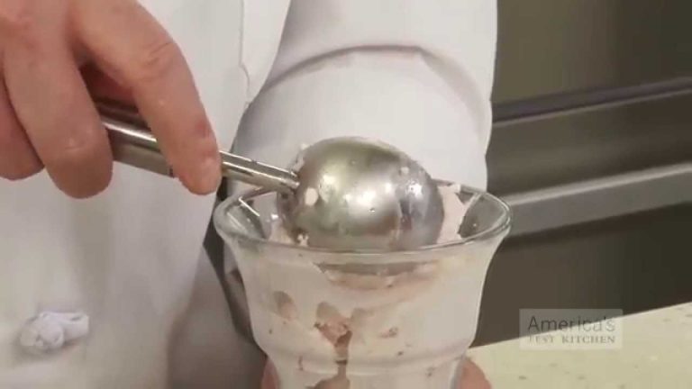 Ingenious! How to Scoop Ice Cream When It’s Frozen Solid & Super Hard to Serve