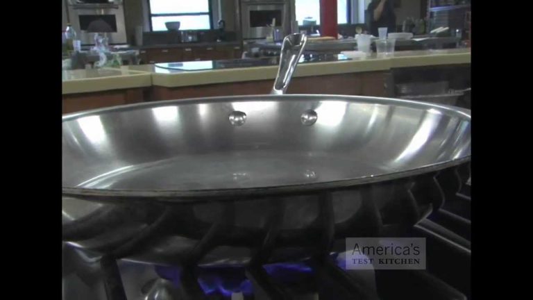 Super Quick Video Tips: How Can You Tell if Your Pan is Hot Enough?