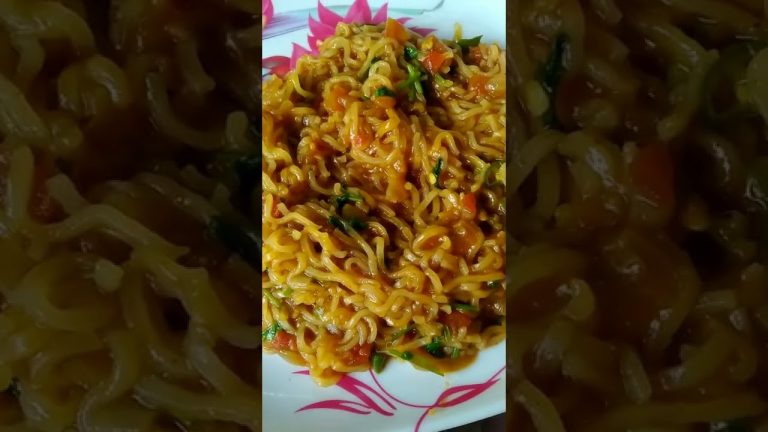 #Maggi  Puff Recipe#short #Quick and Easy Nasta Recipe#bread #breadrecipes #viral #trending#maggi