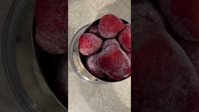 The Best Strawberry, Kiwi, and Banana Smoothie Recipe!