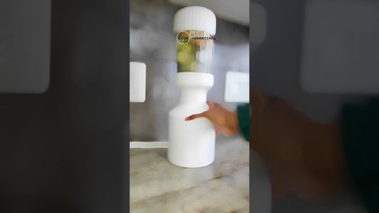 You will never hate Kale again after watching this Kale  Smoothie Recipe #kale #smoothie