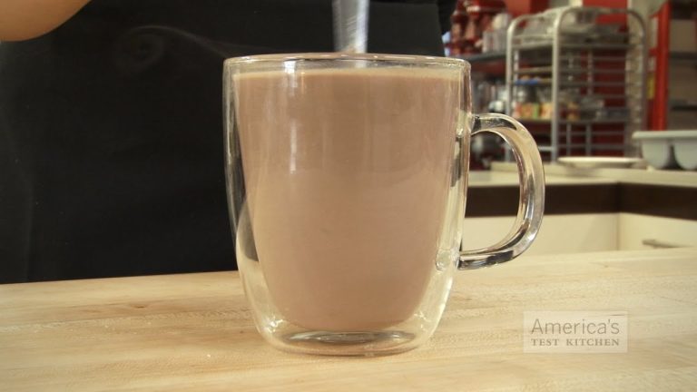 DIY Instant Cocoa: How to Make the Best Hot Chocolate (Plus, It’s Mind-Blowingly Easy)