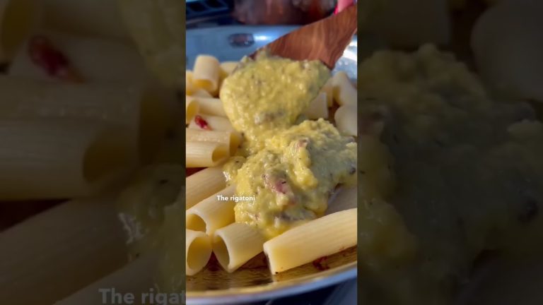 How to make a Classic Italian Carbonara (in Italian)