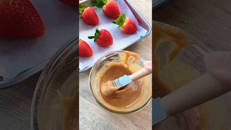 Easy Dessert 🍓🍬 #dessertrecipes #shorts @sweetandspicylanka