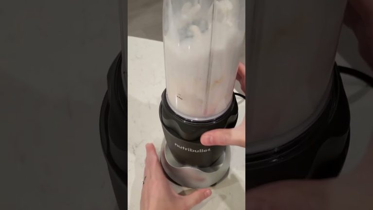 ASMR Nutribullet Berry Smoothie