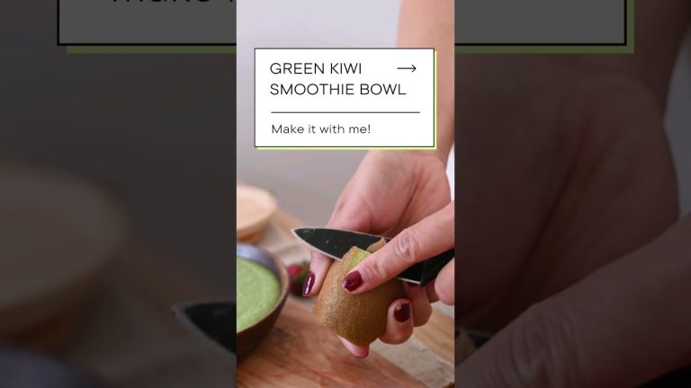 Kiwi Smoothie Bowl 🥣 😋 #shorts #youtubeshorts #short #food