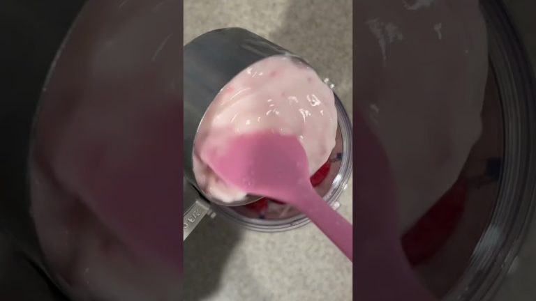 Super Easy and Tasty Strawberry Lemonade Smoothie Recipe! Only 3 Ingredients!