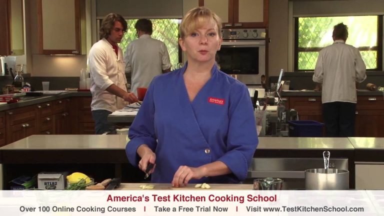 Learn to Cook: How to Mince Garlic