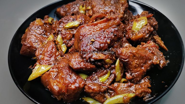 HOW TO COOK THE BEST KINAMATISANG BABOY NA TUYO | YUMMY SAUTEED PORK IN TOMATOES RECIPE MADE EASY!!!