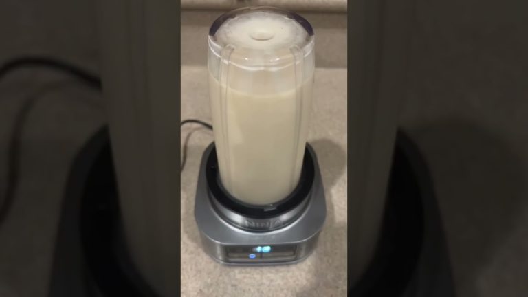 Super Delicious and Easy Banana, Yogurt, and Lemonade Smoothie Recipe! Only 3 Ingredients!