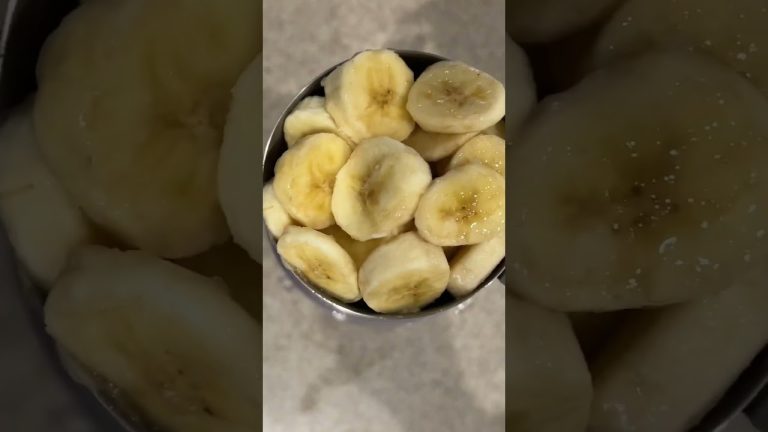 The Best Strawberry, Banana, and Pomegranate Smoothie Recipe Ever!