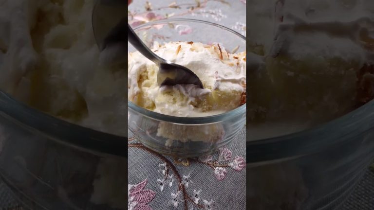 no bake coconut cream dessert #shorts #dessert #recipe #coconut #nobake #foodie #easyrecipe #cake