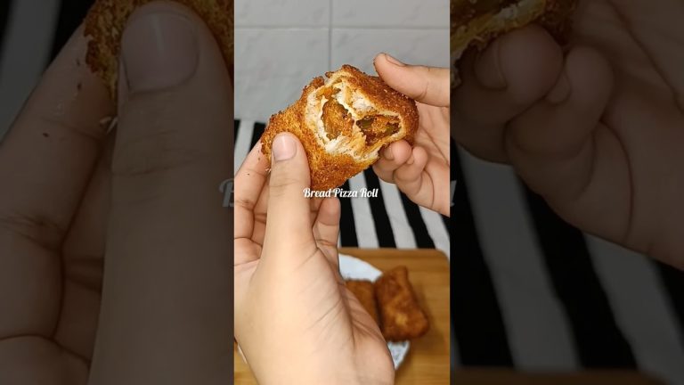 Bread Pizza Roll | #Recipe #bread #chicken #shorts #trending #short #ytshorts