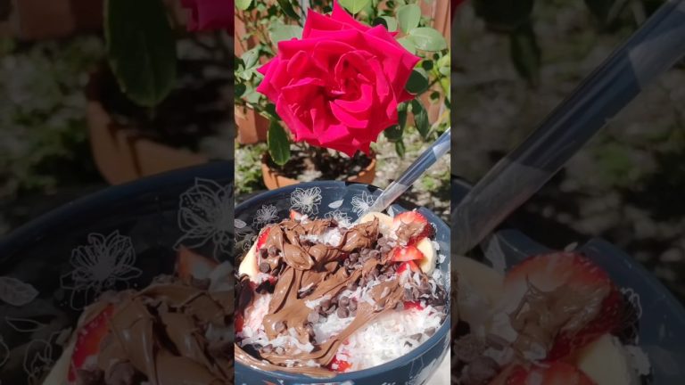 Tropical Smoothie Bowl #shorts #homemade #smoothiebowl #healthyrecipes #smoothie #bunnieskitchen