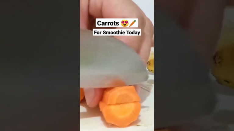 Smoothie Preparation 😍🥕🥤 #carrots #smoothierecipes #healthyliving