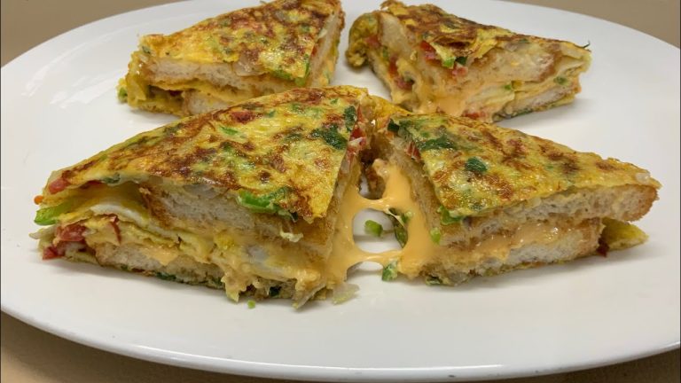 பிரட் ஆம்லெட் /Bread omelette streetfood style /5 mins breakfast/cheese bread omelette /easy snacks