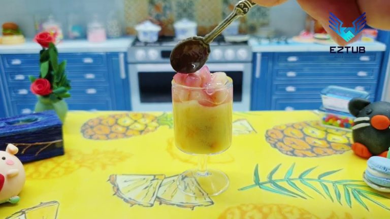 Dessert recipes passion fruit pannacotta with pomegranate topping | DIY miniature cake