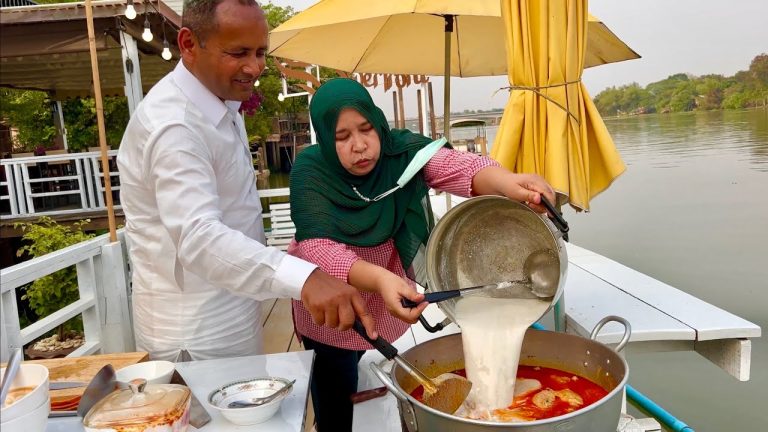 Chicken Massaman Curry Recipe | Cooking Thai Famous Recipes In Thailand Village | Mubashir Saddique