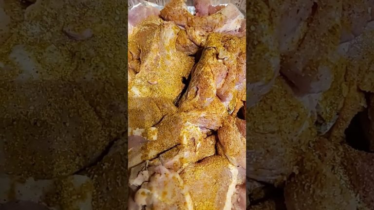 How I season my pork chop super easy 😋 10/10 #shorts #foodie #trending #food #cooking part1