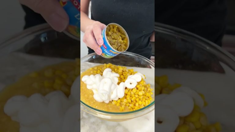 Best corn bread 🤩 #easyrecipe #recipe #corn #cornbread #cheese