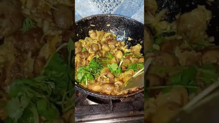 #shorts/#youtubeshorts haw to cook pork stomach with bamboo shoots /গাহৰি পেটু ভাজি🤤😋
