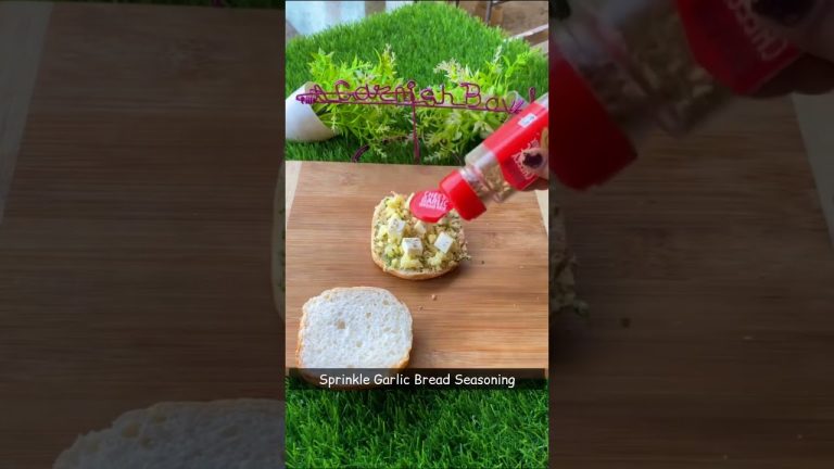 #shorts Cheesy Paneer Garlic Bread #easyrecipe #ashortaday