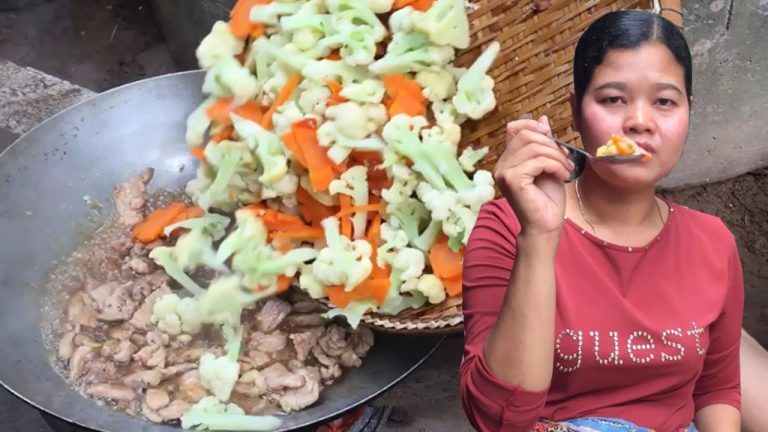 Cooking traditional Fry pork and broccoli Khmer food style recipe  – Simple Cooking channel