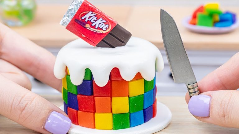 🌈🍫 Amazing Miniature Rainbow KITKAT Cake Decorating l Tiny Rainbow Cake Recipe By Yummy Bakery
