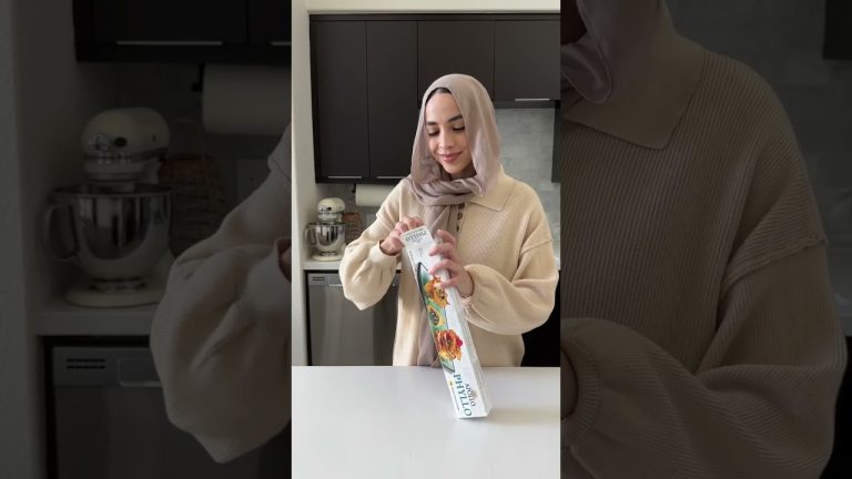 This Middle Eastern dessert is EVEN BETTER than baklawa! #recipe #ramadan #food