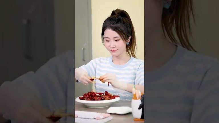 Chinese street food! BBQ with an electric iron.#Shorts | Ms Yeah