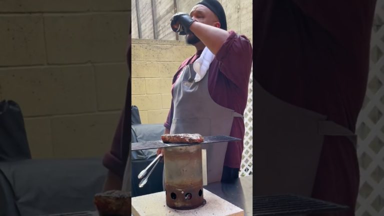 How to grill a steak with NO GRILL 🥩 #shorts #steak #bbq #hack #cooking #food