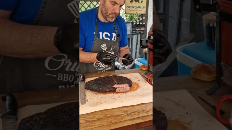 Carving my Brisket #bbq #smoker #brisket