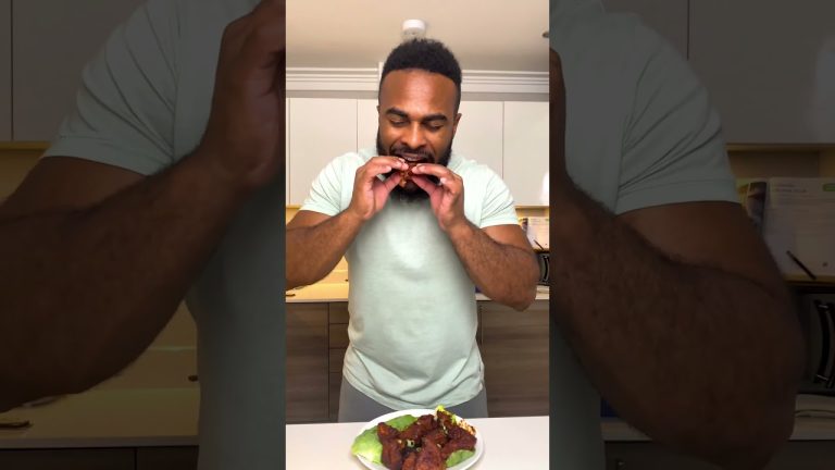 Get into these BBQ Jackfruit Wings 🤤😋 #veganrecipes #jackfruit