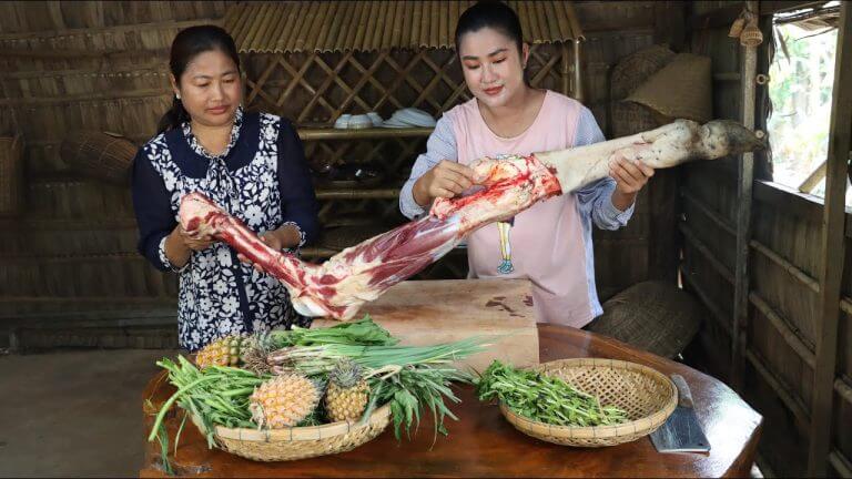 Mother and daughter cook delicious beef leg with 2 recipes – Countryside life TV