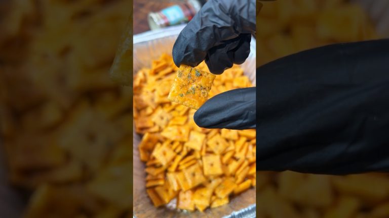 Smoked Jalapeño Ranch CheezIts #easyrecipe #partyfood #fingerfood #snacks #bbq #smoker