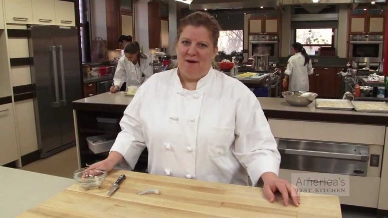 “How Can I Cook Tender Shrimp, and How Can I Keep Them from Curling?