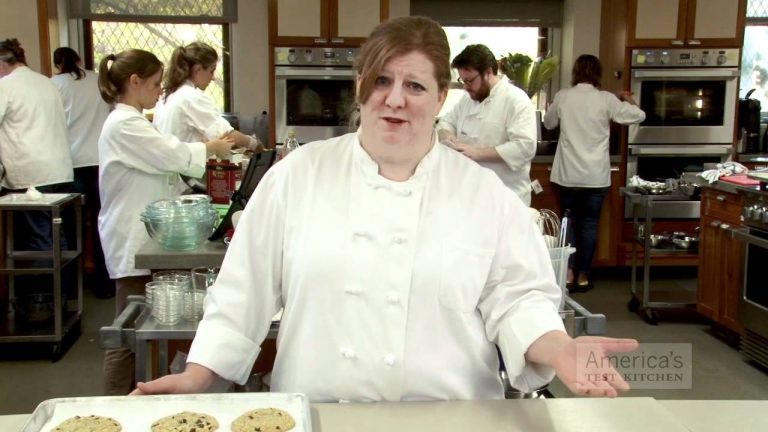 @amiehood asked: “Is doubling my chocolate chip cookie recipe causing them to come out flat?”